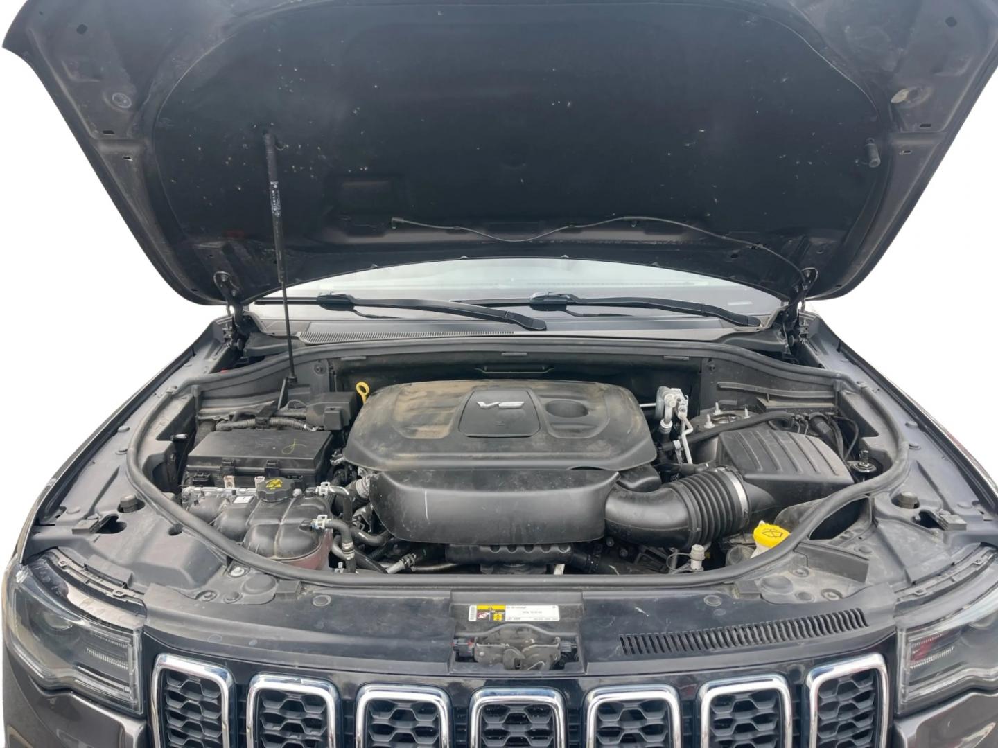 2017 Gray /Black Jeep Grand Cherokee Limited 4WD (1C4RJFBG9HC) with an 3.6L V6 DOHC 24V engine, 8A transmission, located at 547 E. Main St., Orwell, OH, 44076, (440) 437-5893, 41.535435, -80.847855 - Photo#15